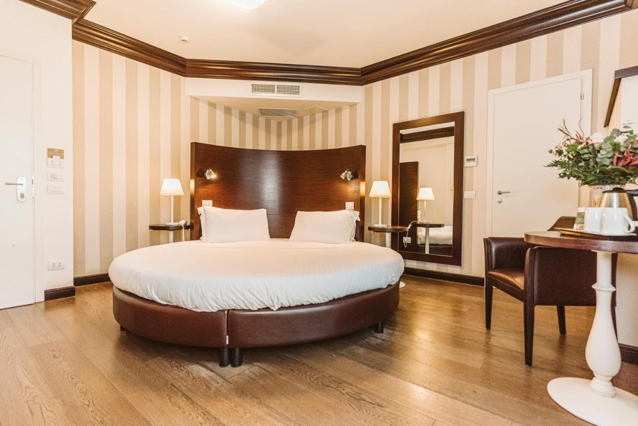 Palazzo Bezzi Hotel Равена Екстериор снимка